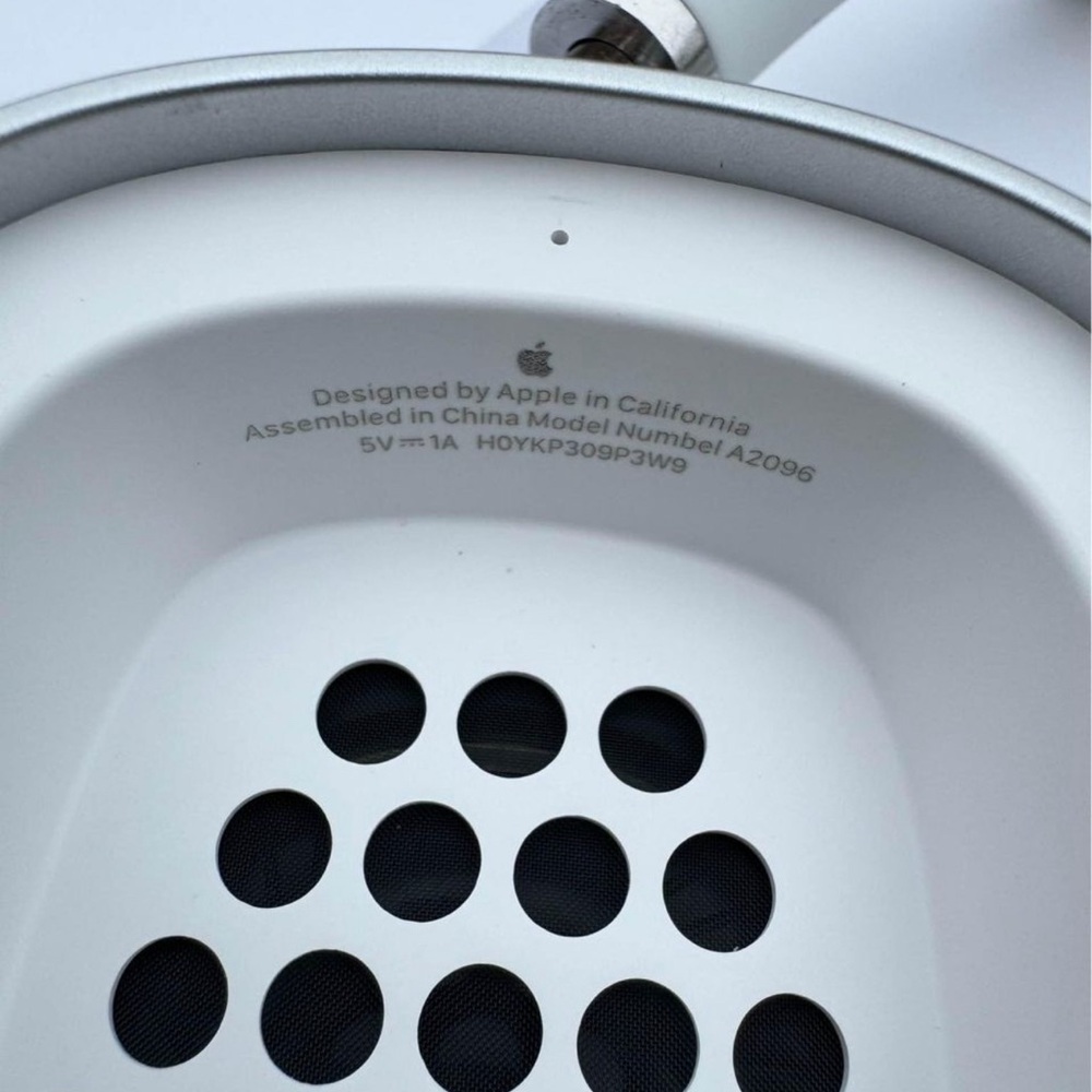 AirPods Max Silver With Smartcase Brand New - Picture 9 of 9